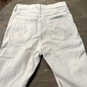 Abercrombie ankle straight jeans in Bone/cream. Barely worn. Great condition